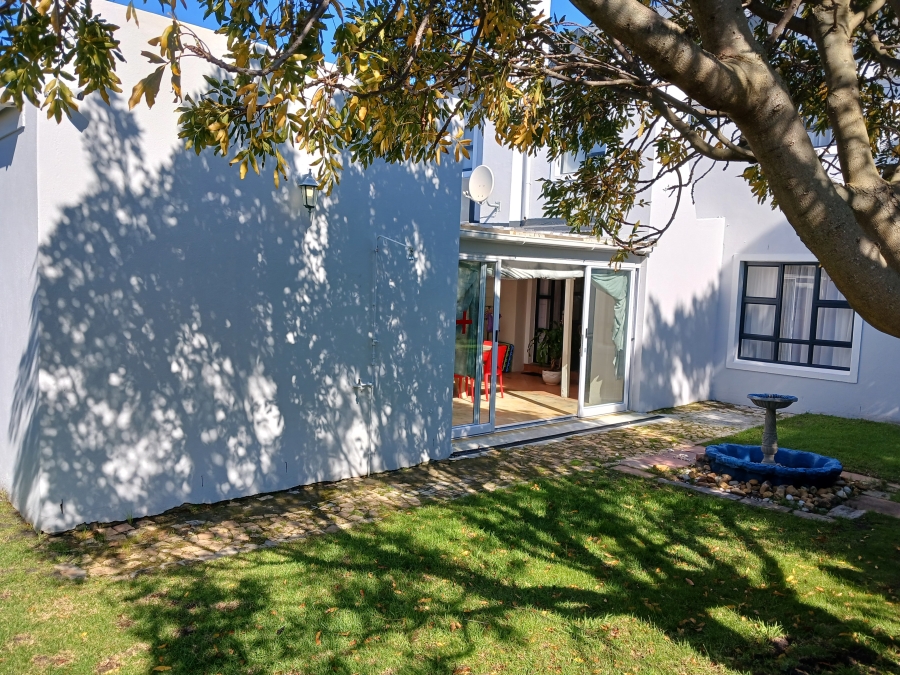 3 Bedroom Property for Sale in Heuningkloof Western Cape